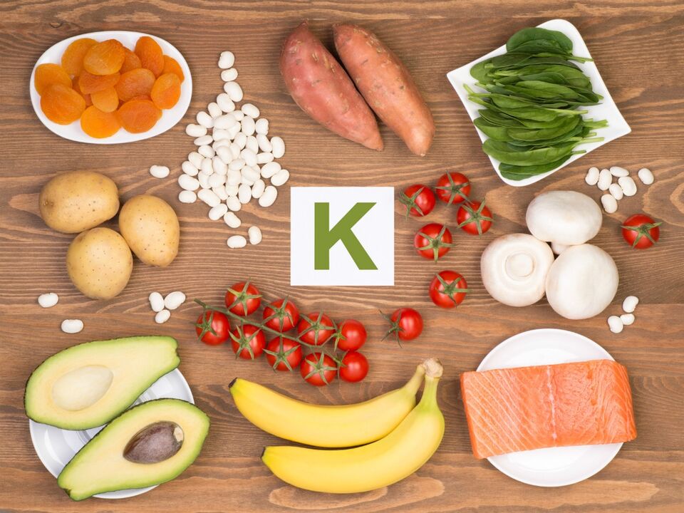 Alimentos que conteñen vitamina K, esencial para a saúde dos homes